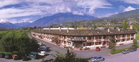 Alp Hotel Aosta Buitenkant foto